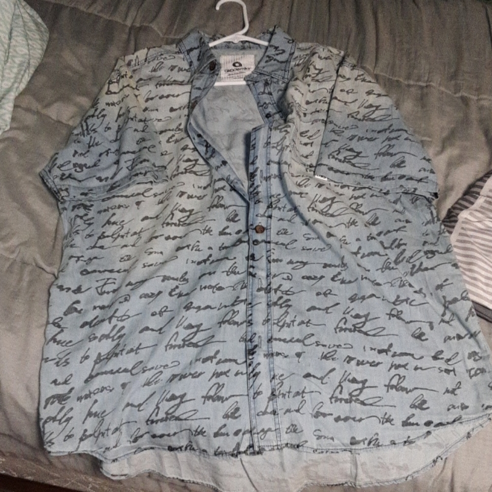 XL Academics button down short sleeve shirt